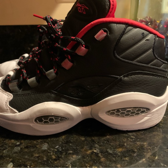 Allen Iverson the Question sneaker! Women’s 9/men’s 7.5. - Picture 2 of 5